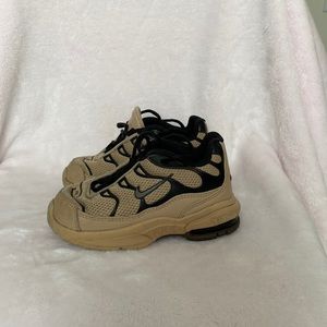 Nike Air toddler size 7c shoes, light tan /black